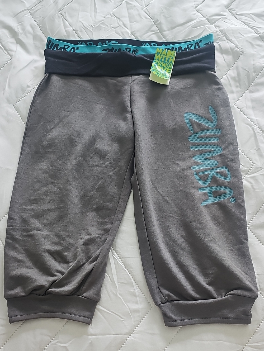 FLASH SALE!! New w/tags Zumba Fitness Shake It Capri Size S
